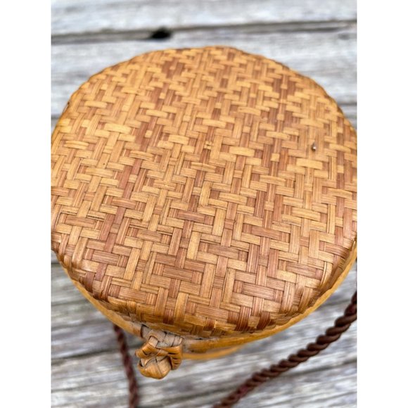 Vintage Wicker Bamboo Small Round Box Basket With String Handle Hanger - Picture 9 of 12